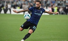 jnh-今晨国际米兰备战社区盾，单刀错失细节曝光，引发热议，轮换策略成焦点的简单介绍