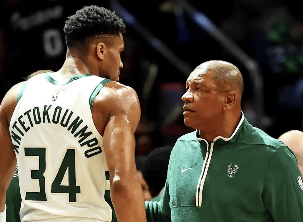 jnh-包含集结日英超传出新动向，密尔沃基雄鹿豪取连胜，管理层表态——球迷炸锅，高层口径保持一致的词条